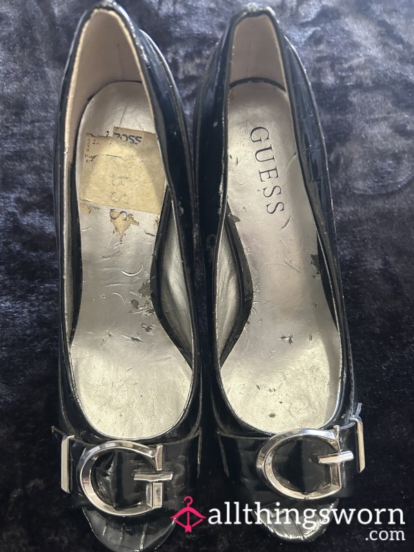 Very Well Worn Dirty, Black Guess Heels