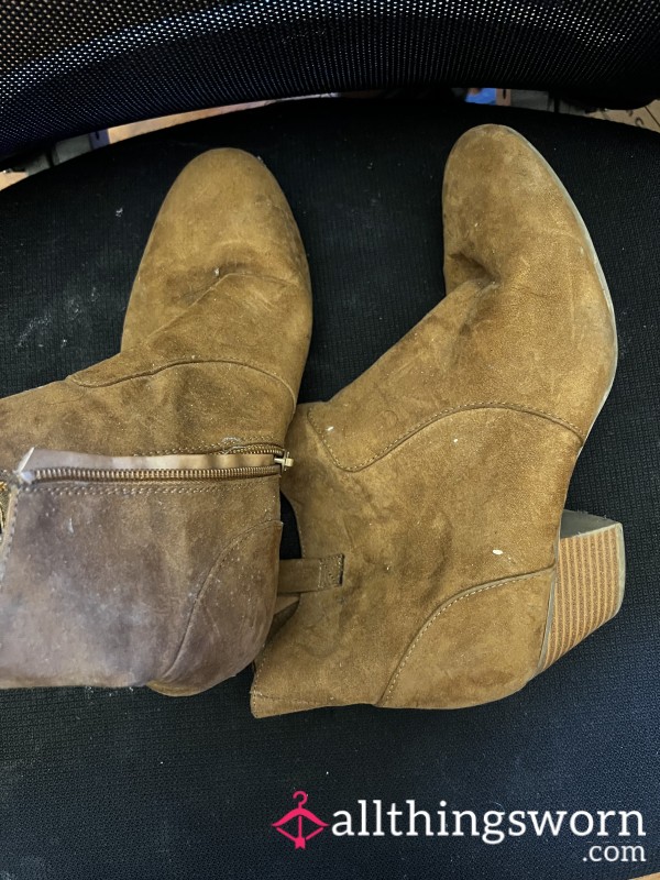 Very Well Worn Dirty Smelly Ankle Boots