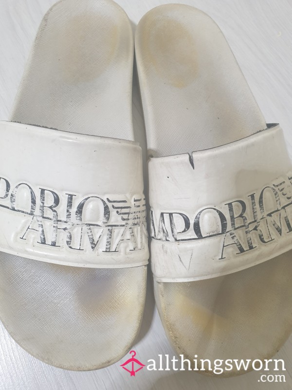 Very Well Worn Emporio Armani Slippers/sliders