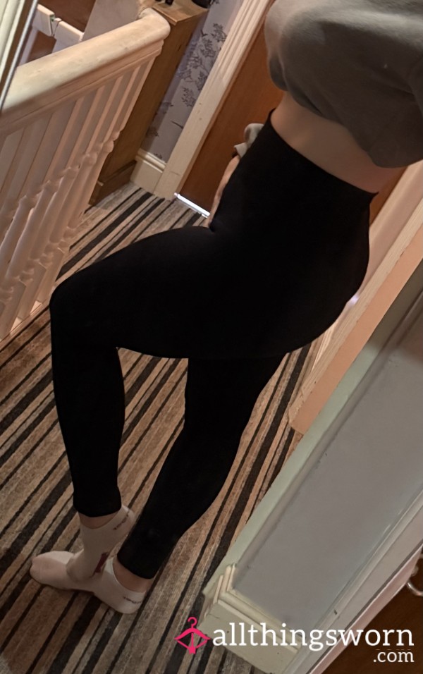 Very Well Worn Gym Leggings