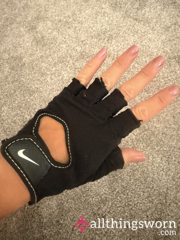 VERY Well Worn Gym/Workout Gloves