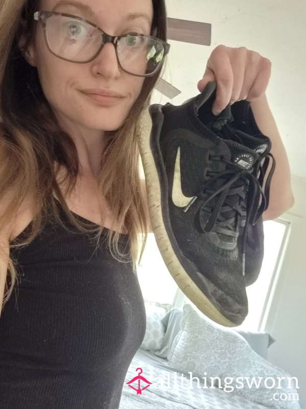 Very Well Worn Nike Free Run 8.5