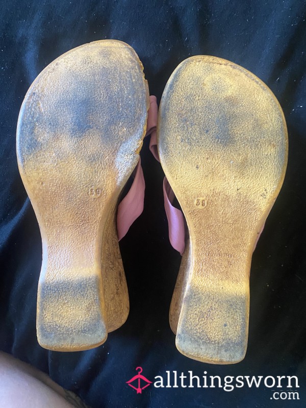 VERY Well Worn Pink Sandals 👡