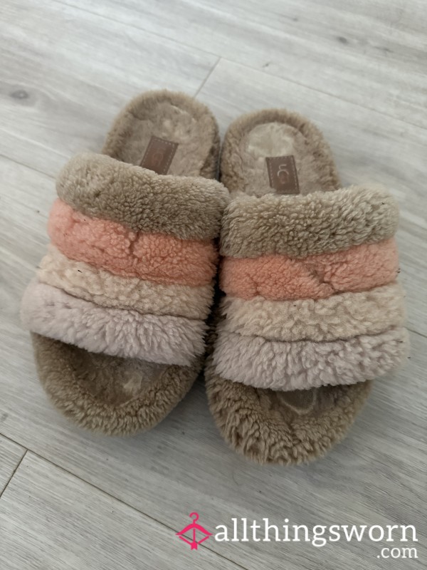 Very Well Worn Ugg Fluffy Slippers- Well Loved And Imprinted✨