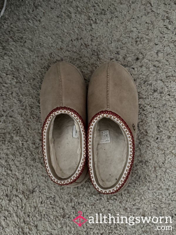 Very Well Worn Ugg Tasman Slippers - W8