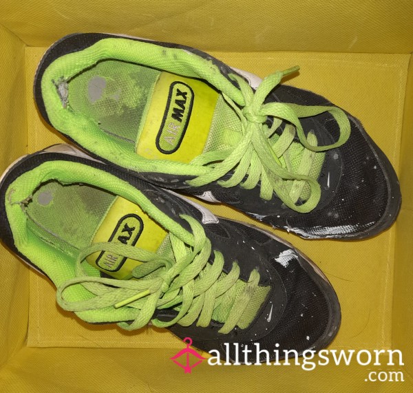 Very Worn Air Max