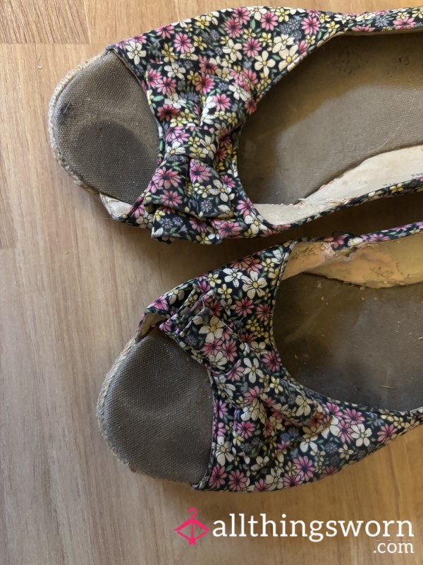 Very Worn And Dirty Wedge Heel😈