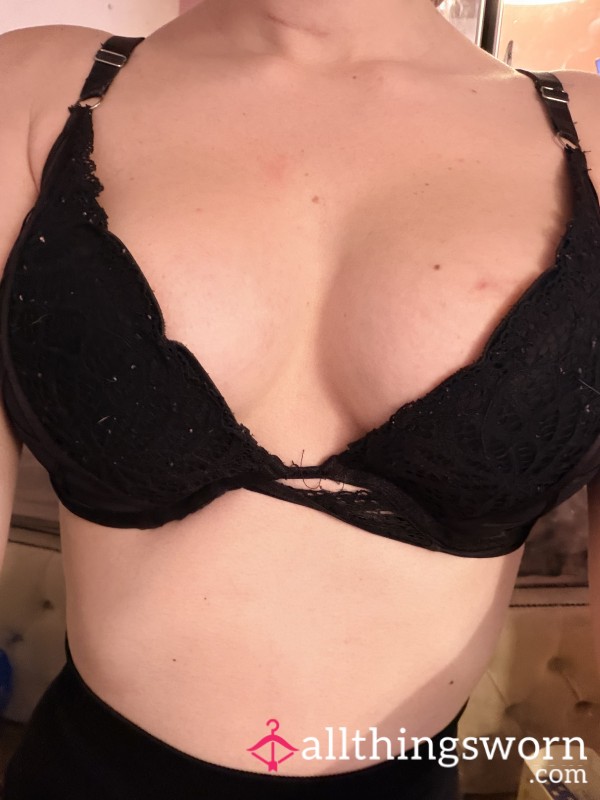 Very Worn Black Lace Push-up Bra – Well Loved, Soft & Intimate (32E) 🖤