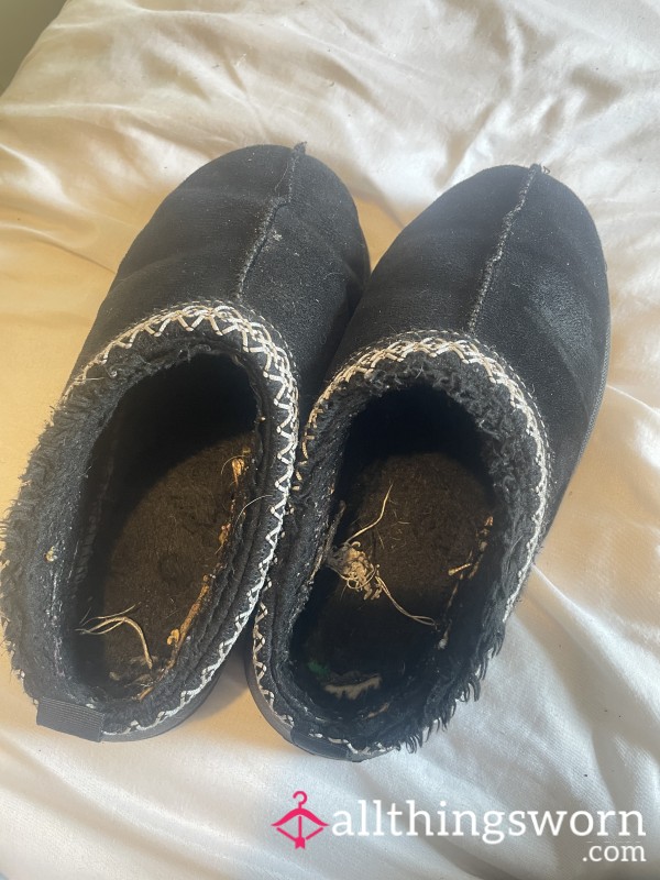 Very Worn Black UGGs - Chef's Secret Scent 😘