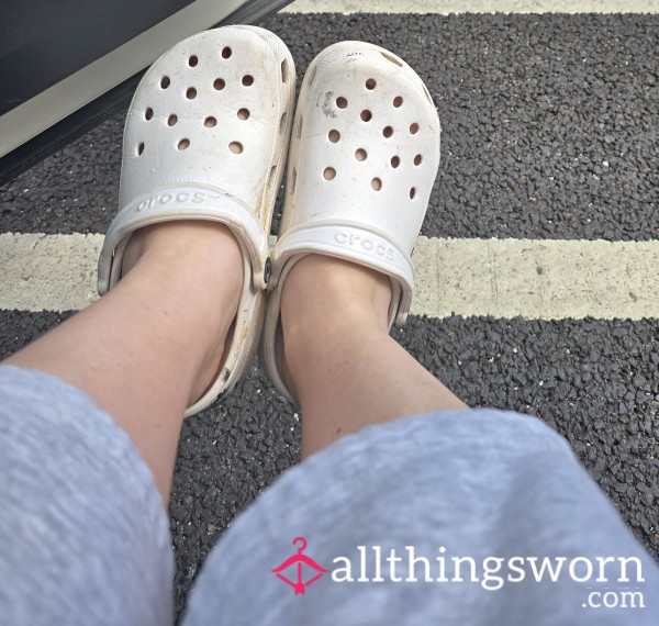 💎 Size 5 Very Worn Crocs 💎