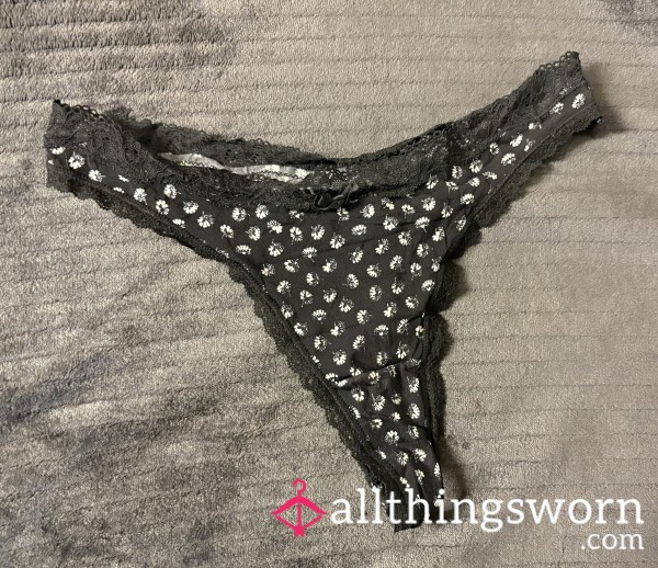 VERY WORN Dainty Feminine Cheeky Lace Flor*l Panty, Black And White Size XS