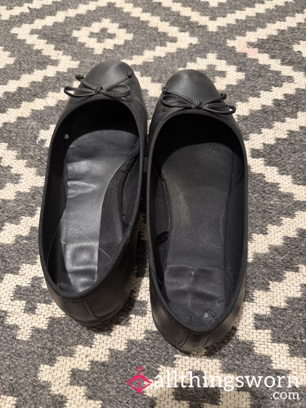 Very Worn Everyday For 2 Months Flat Work Shoes