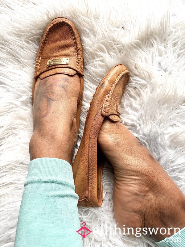 Very Worn Mix Match Coach Fredrica Loafers In A Tan Pebbled Leather