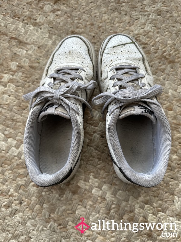 🤍 Very Worn Nike Trainers 🤍