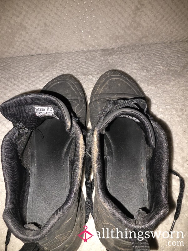 Size 7 Very Worn Out Sketchers Running Trainers