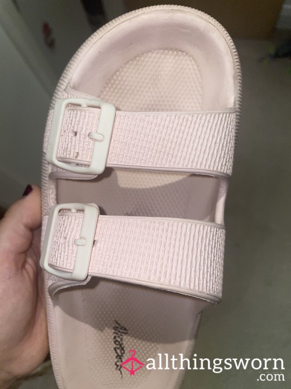 Very Worn Pink Sliders