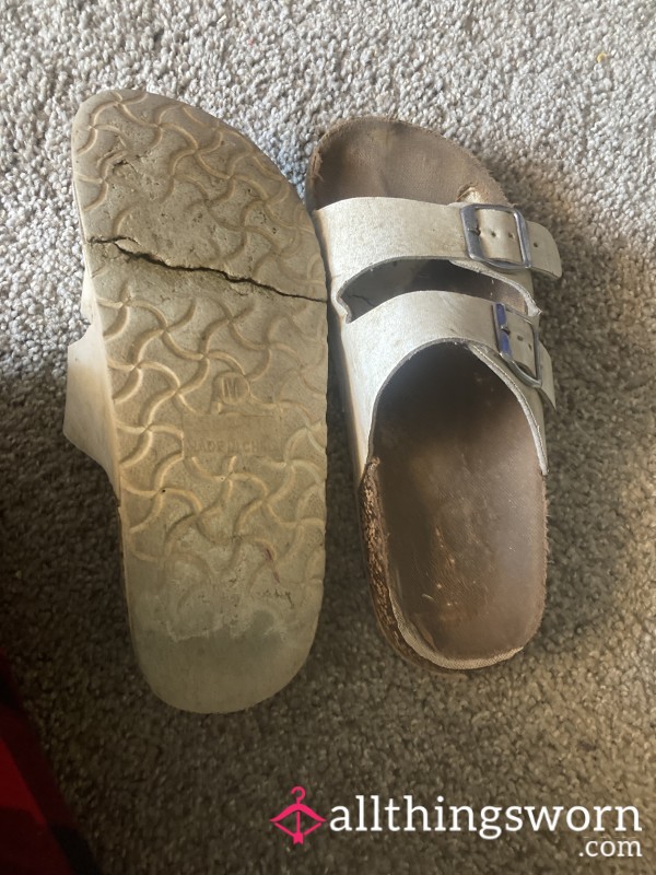Very Worn Sandels