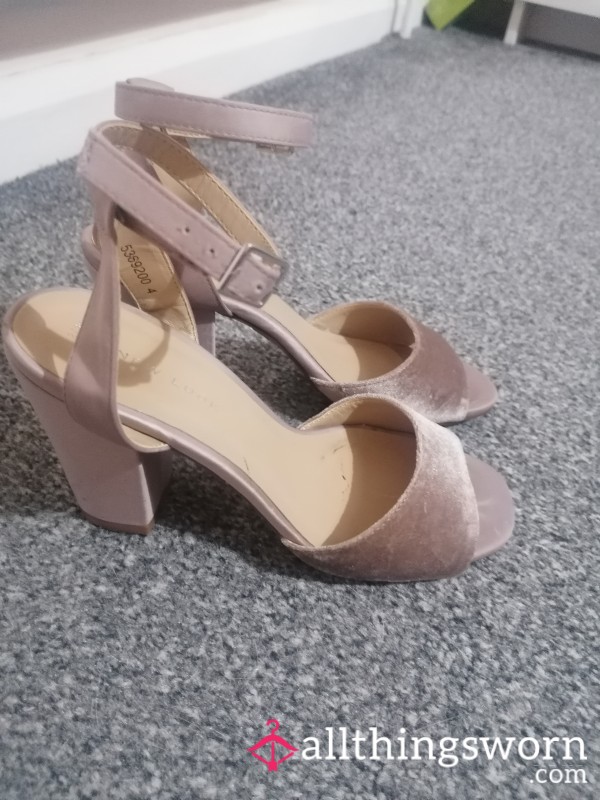 Very Worn Size 2 Nude Heels