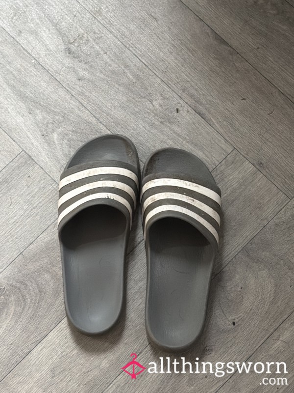 Very Worn Sliders,