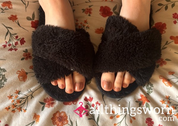 🖤 Black Fluffy Slippers