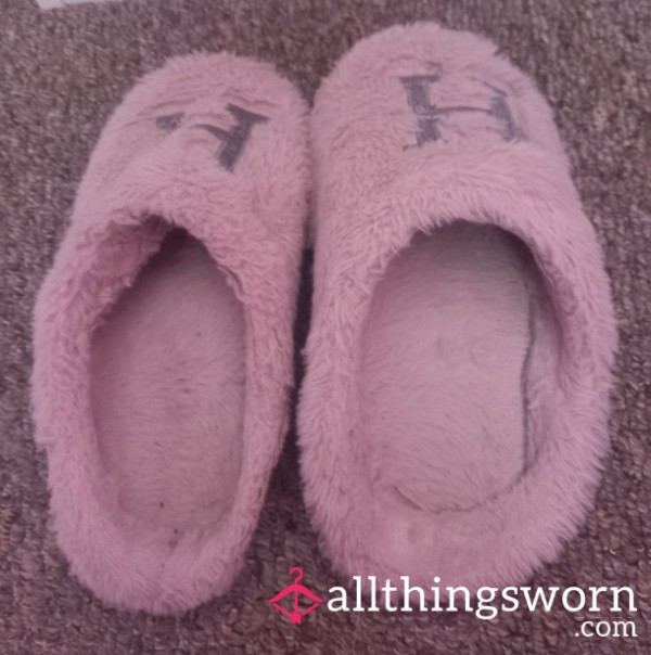 Very Worn Slippers Size 4