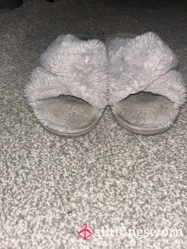 Very Worn Slippers With Toe Indents