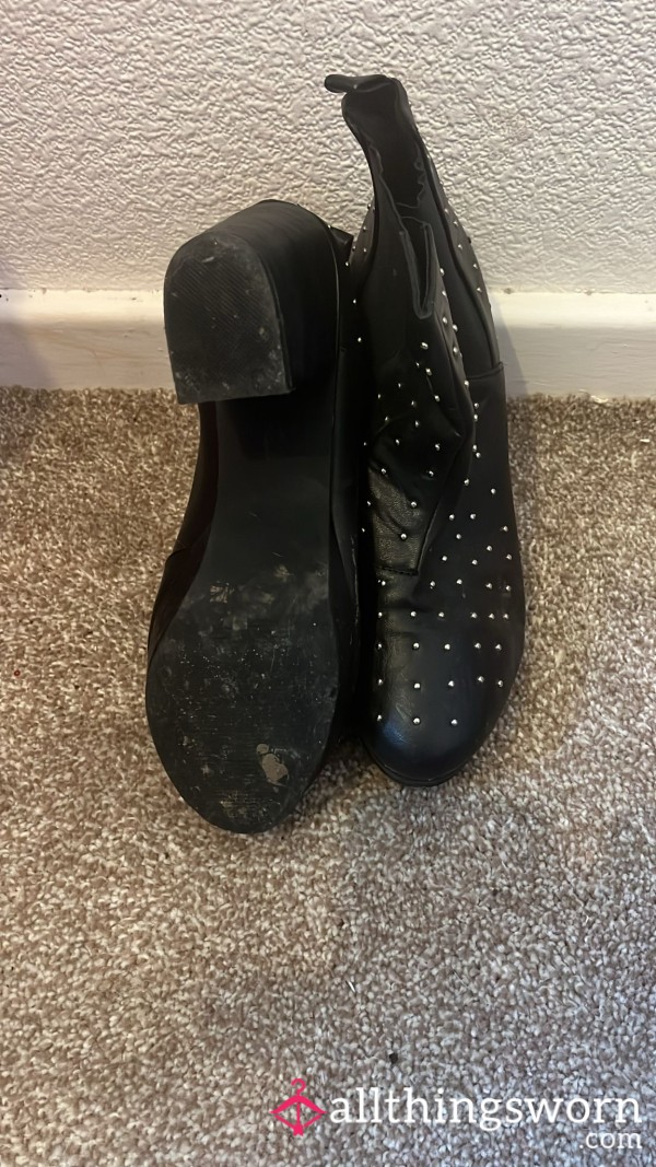 Very Worn Smelly Black Boots