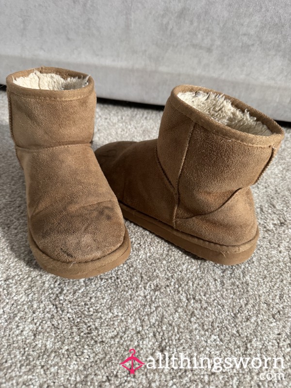 Very Worn Uggs