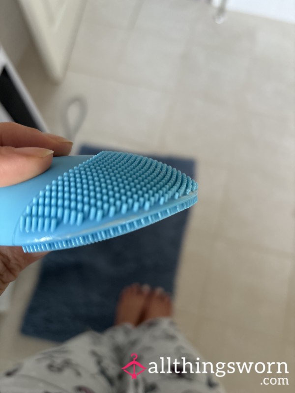 Vibrating Face Cleanser