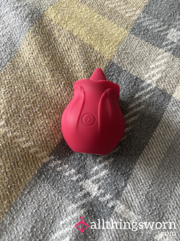 Vibrator S** Toy With Imitating Tongue Action 👅 Guaranteed To Have Your D*ck Squirming.