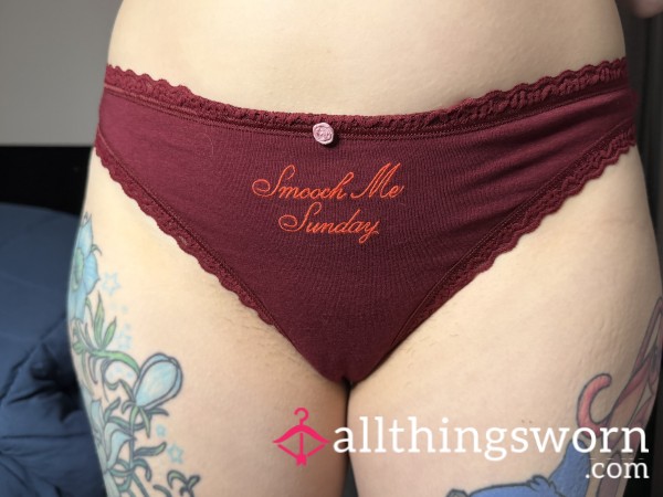 Victoria Secret "Smooch Me Sunday" Thong