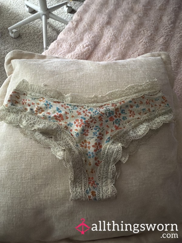 💚 Victorias Secret Cotton Green Flor*l Print  Booty Shorts 💚 SALE 13.33