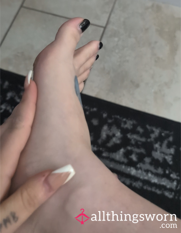 Video Of Me Rubbing My Feet