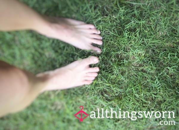 Video-What’s Crawling On My Foot😳 Day 7 Sports Car Fund 🛞🦶🏻