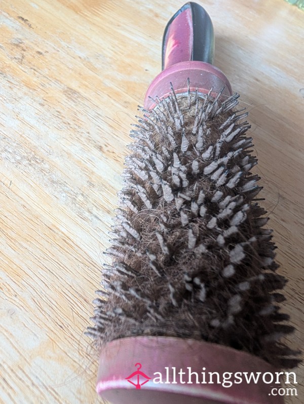 Vintage 25+ Year Old Mum’s Heavily Used Round Hairbrush – Authentic Worn Personal Item For Sale – Perfect For Used/worn Item Collectors, Human Bins, Or Devoted Subs Who Love A Proper Cleaning