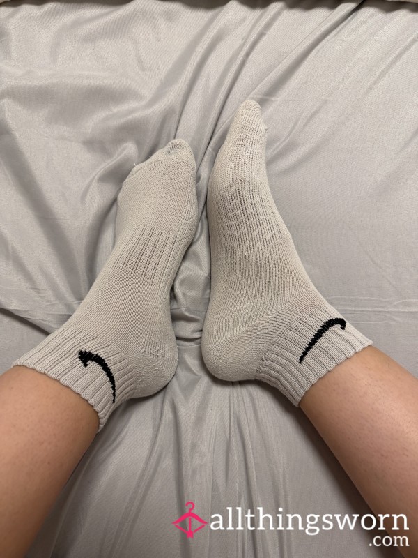 Vintage Nike Socks – Well Worn 🧦✔️
