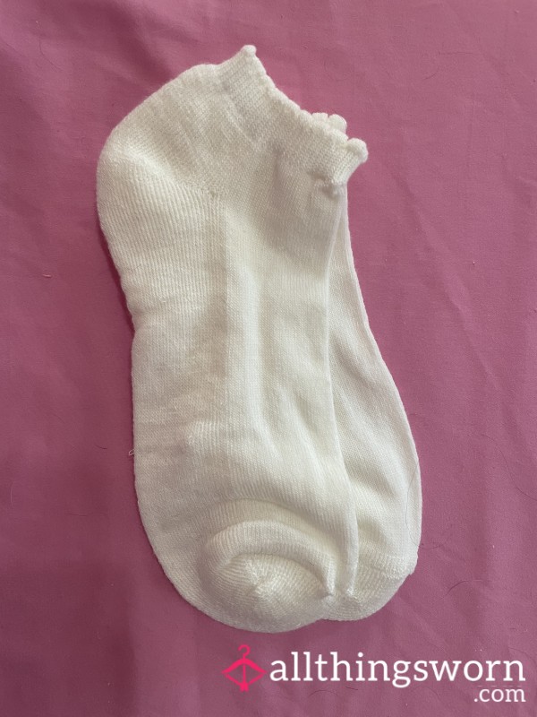 Virgin Creamy White Scalloped Ankle Socks: Ready To Get Dirty For The First Time Just For You