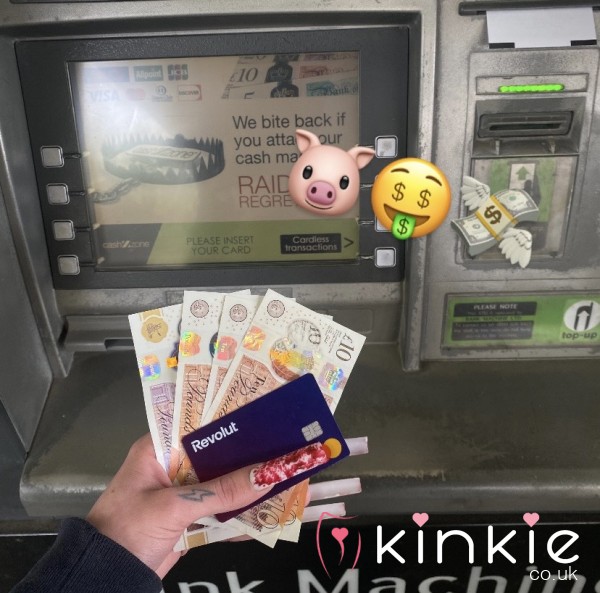 Virtual Cash Withdrawal Experience💸🐷