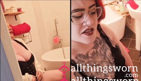 Voyeur 👁👁 Spying On VerityStyles Going To The Bathroom