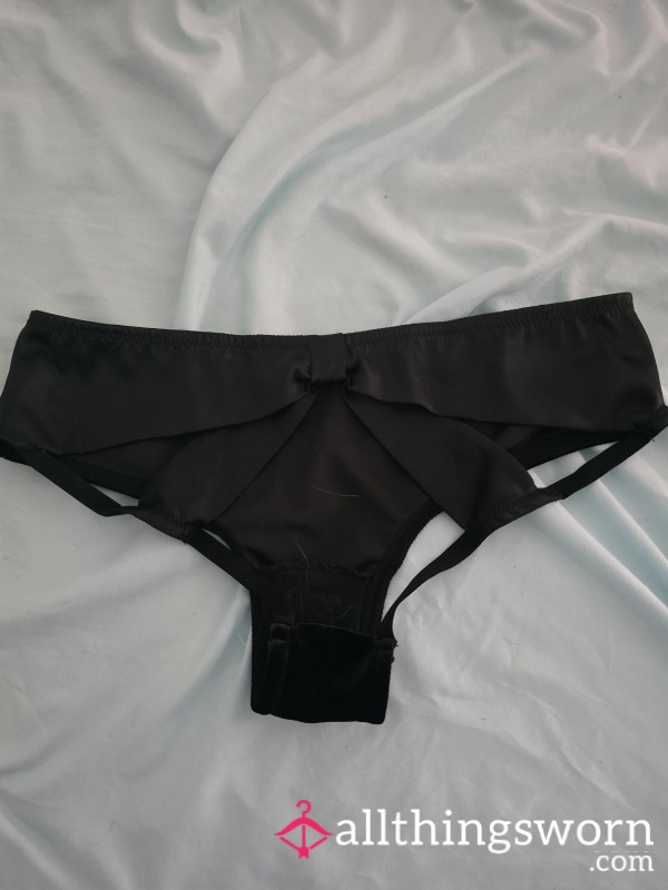 VS Bow Cheeks Out Panties