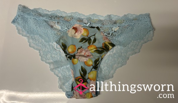 VS Light Blue With Lemons