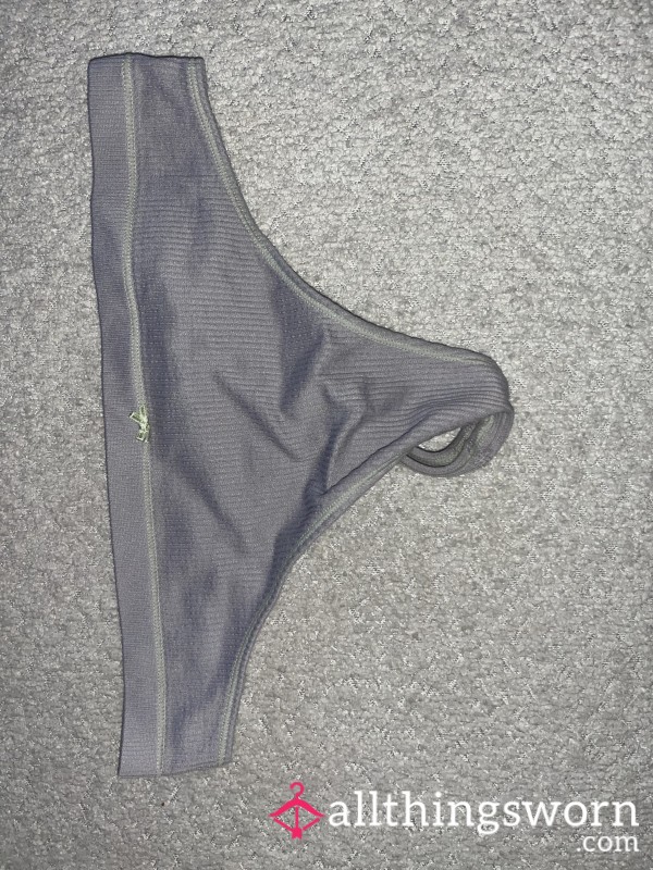 VS Thong
