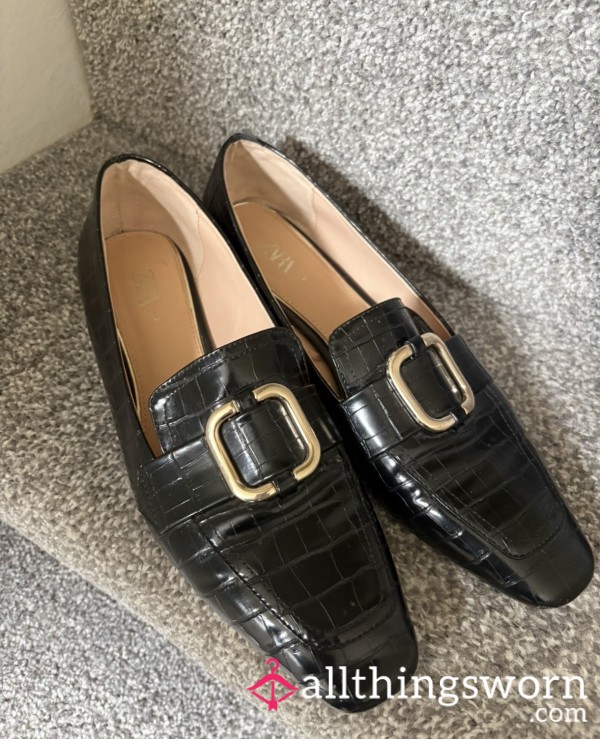 Waitress Flat Shoes