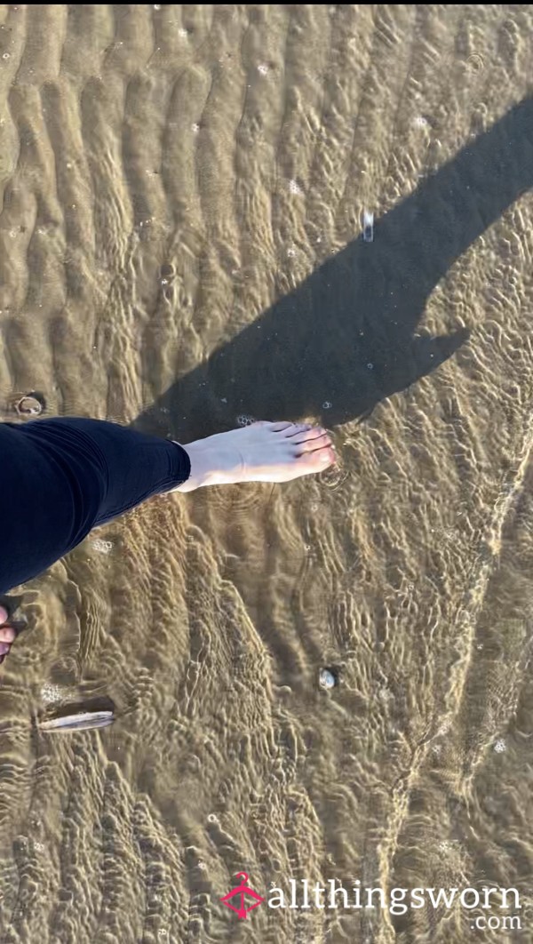 Walking In The Sea🌊