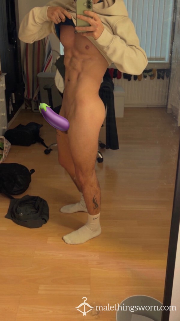 Wank And C*m Video