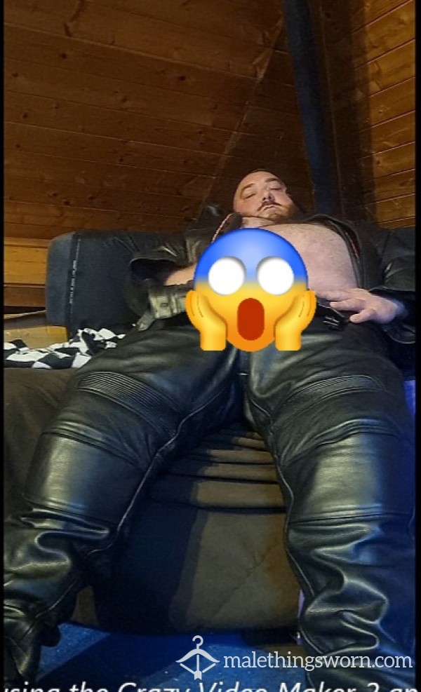 Wanking In Leathers