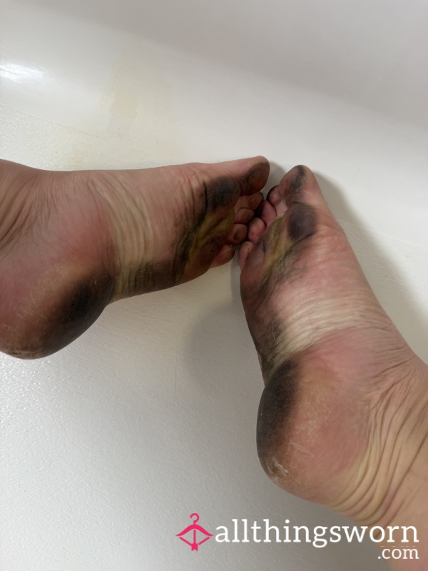 Wash My Mucky Feet!