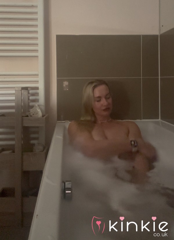 Washing My Feet In The Bath