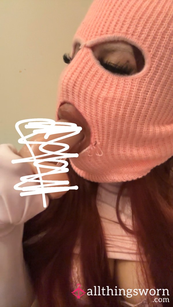 Watch Isabella Suck Her Di**o