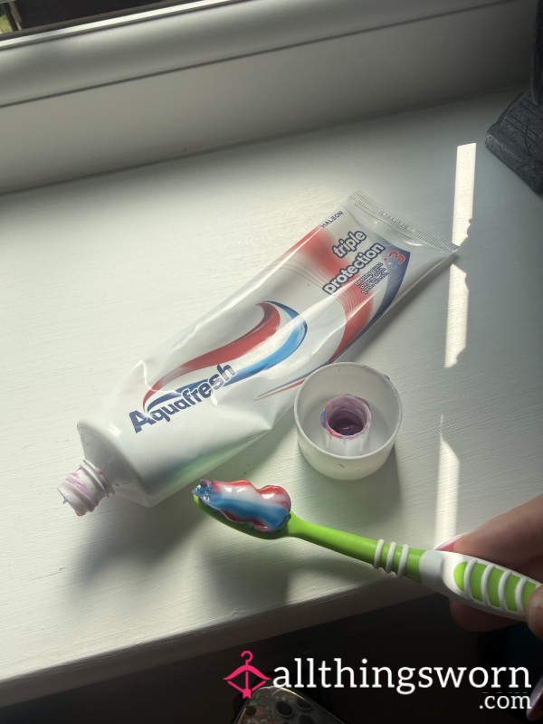 Watch Me Brush My Teeth & Sp*t All Over 💦 🤤